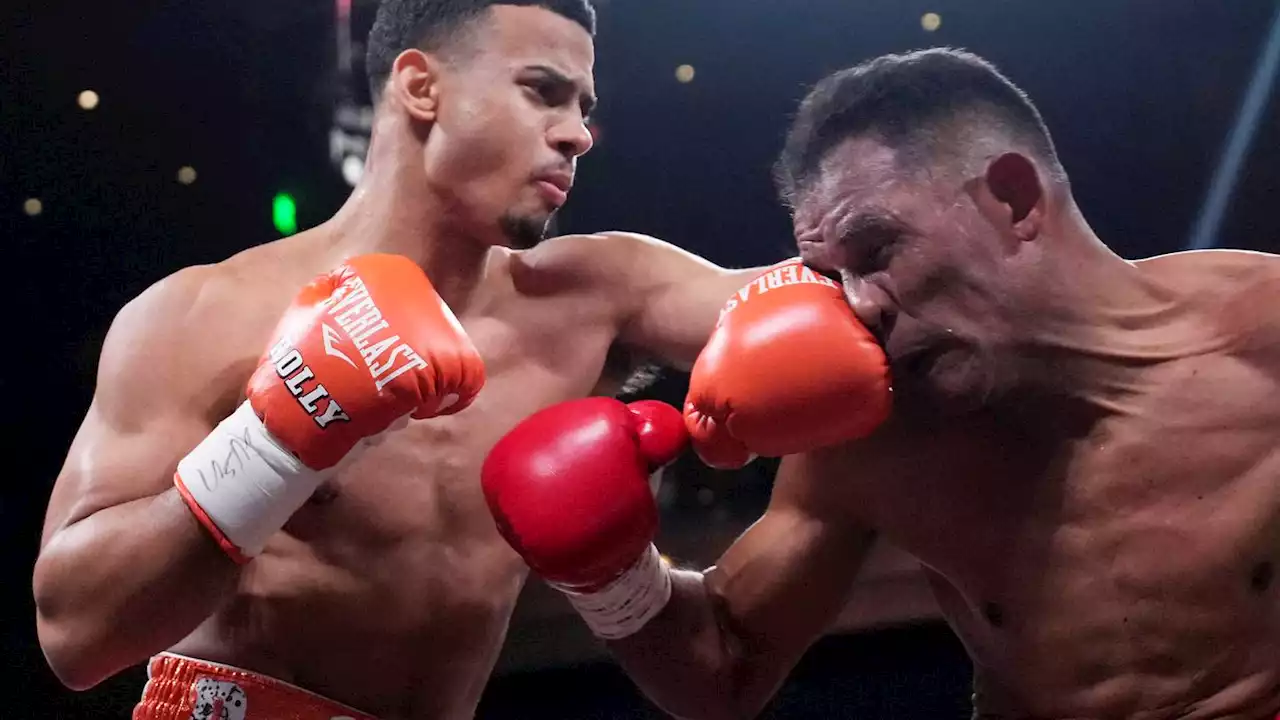 Rolando Romero controversially wins super lightweight title after referee's egregious errors