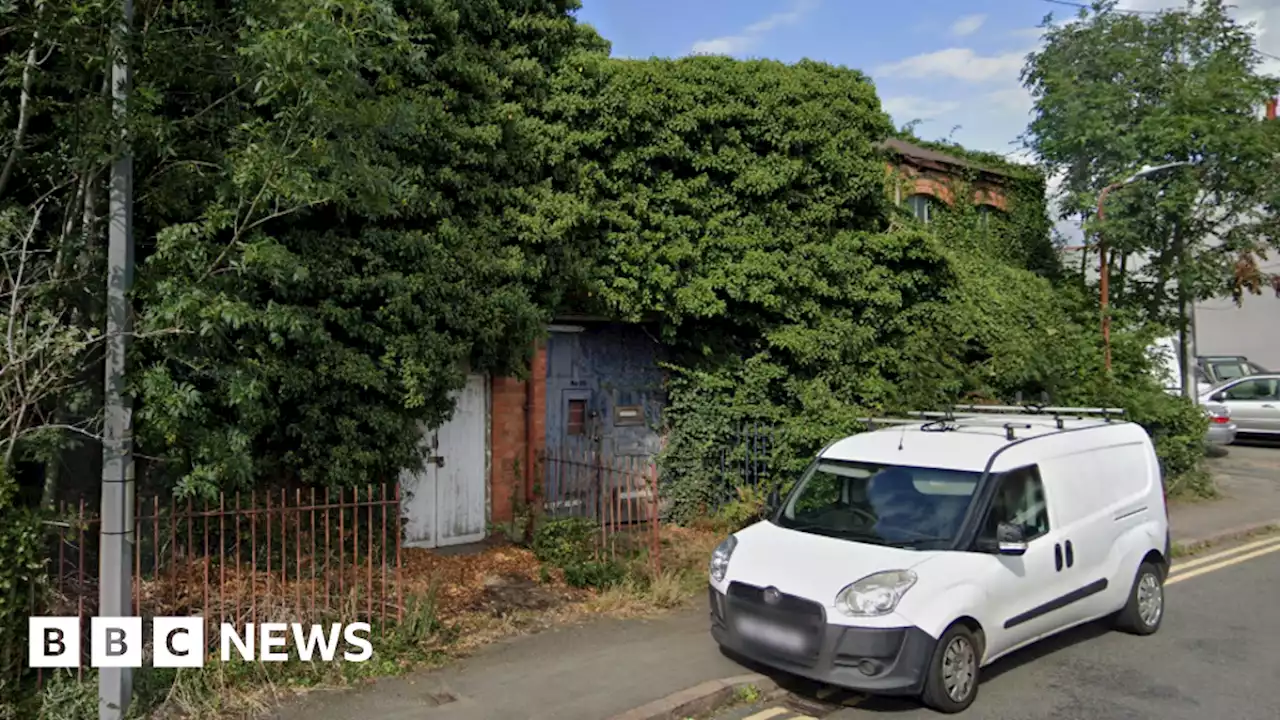 Hinckley: Plans for 12 flats at former needle factory