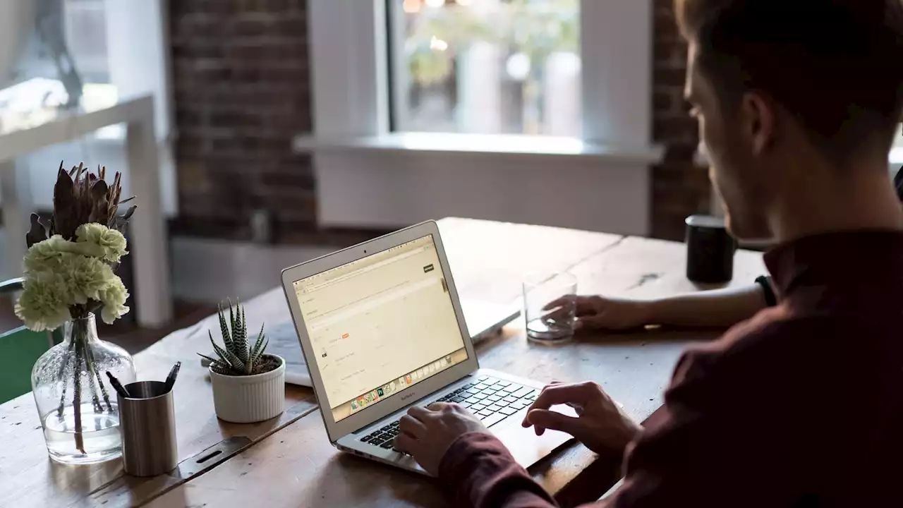 'Banalisation de la surcharge de travail': une étude dénonce les emails qui nous inondent au bureau