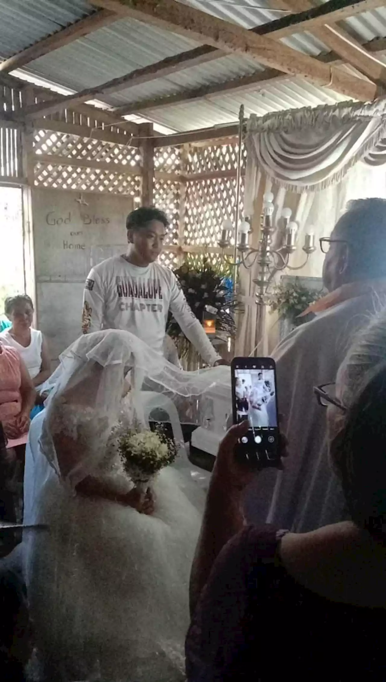 In Negros, bride weds fiancé a day before his burial