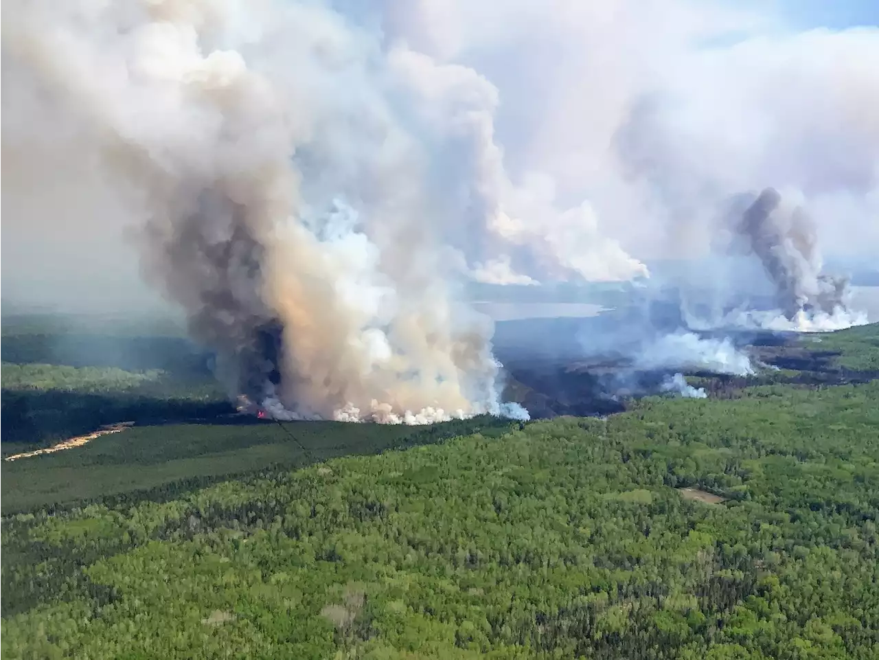 Wildfire officials warn heat is now a concern in Alberta's south, too