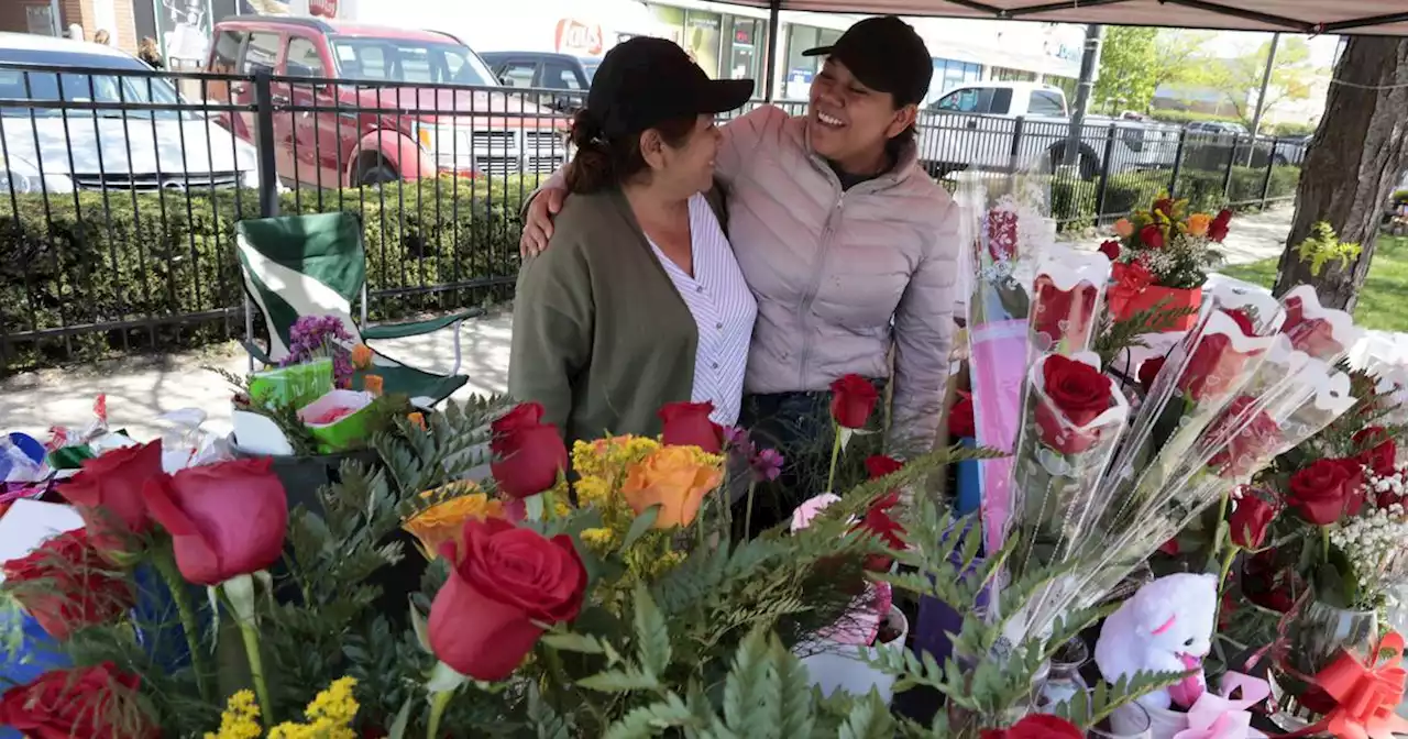 These mothers sell flowers on the streets of Chicago for Mother’s Day