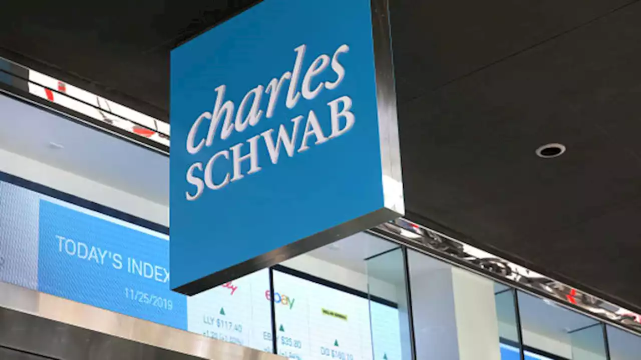 Raymond James says Charles Schwab can rally nearly 30%, says brokerage continues to attract assets