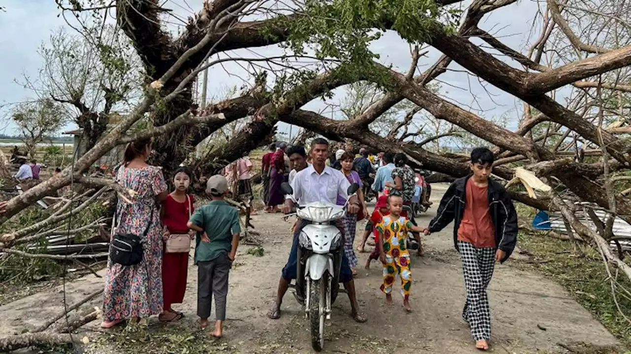 Early reports of 'extensive damage' as Cyclone Mocha hits Myanmar's coast | CNN