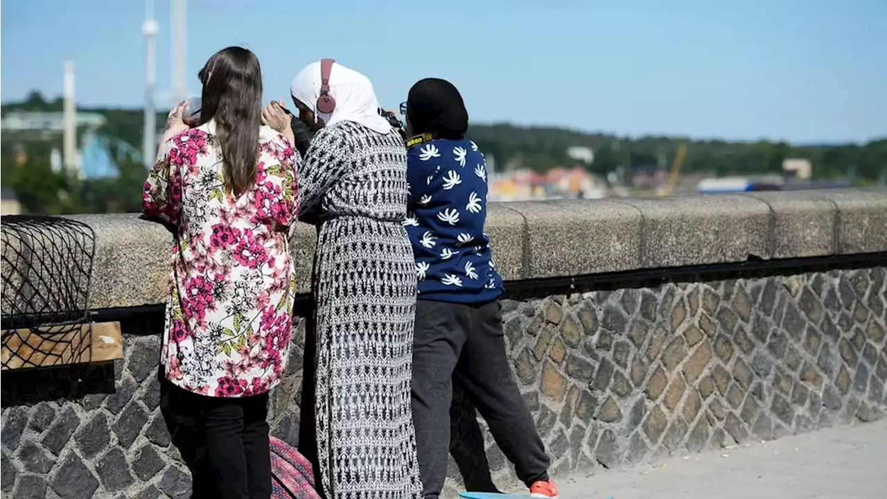 Ny rapport: Svenska muslimer beskrivs som mer religiösa än de är