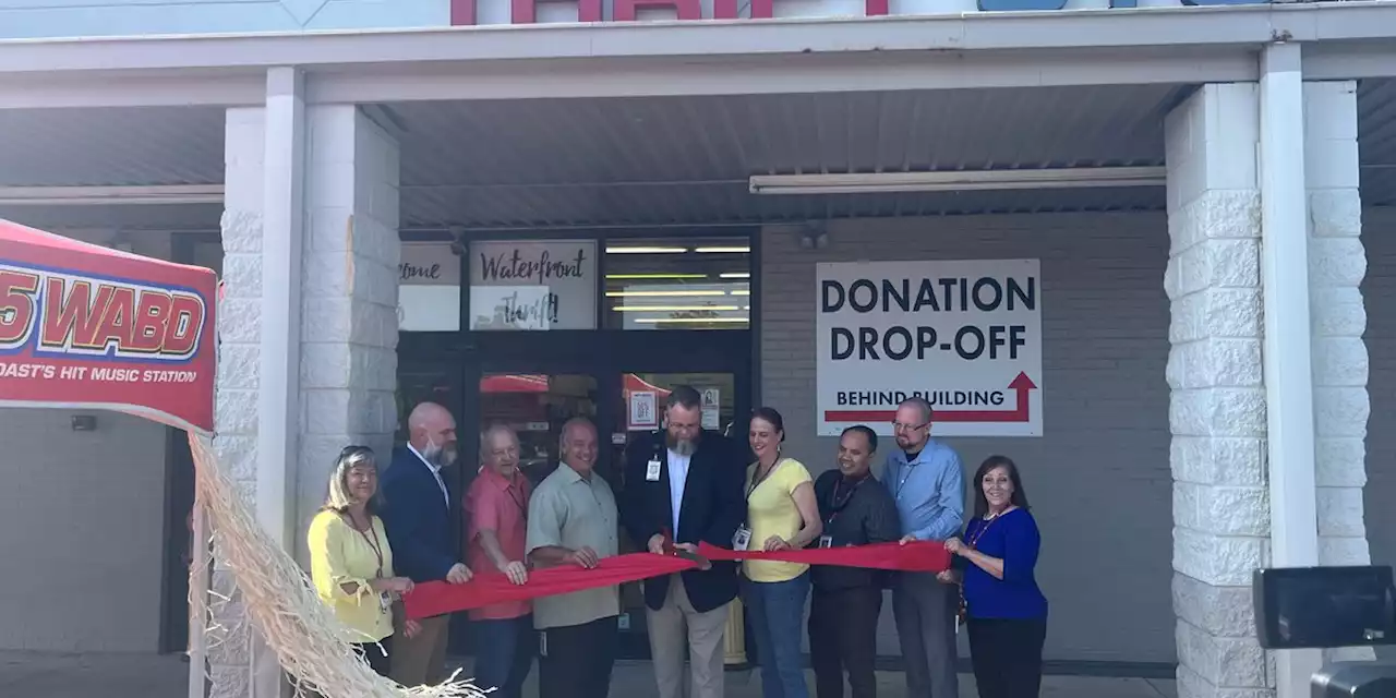 Waterfront Mission thrift store reopens with ribbon cutting ceremony