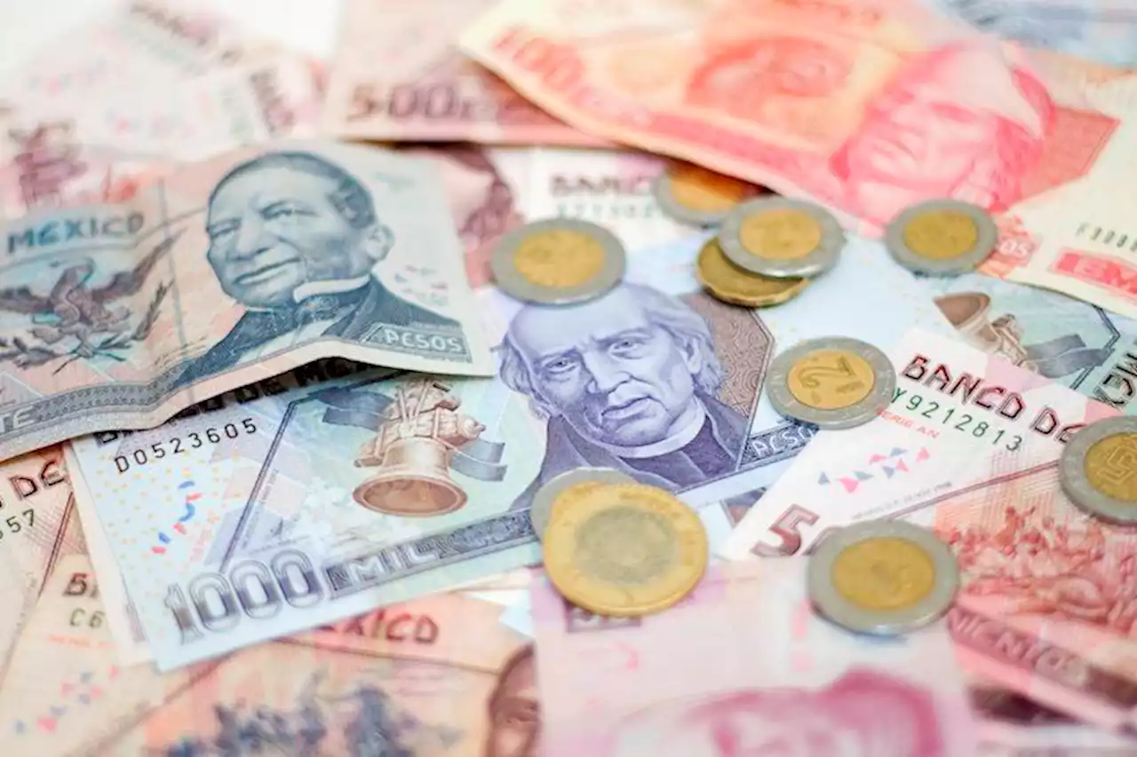 USD/MXN plummets to seven-year low as Mexican Peso eyes the 17.0000 barrier