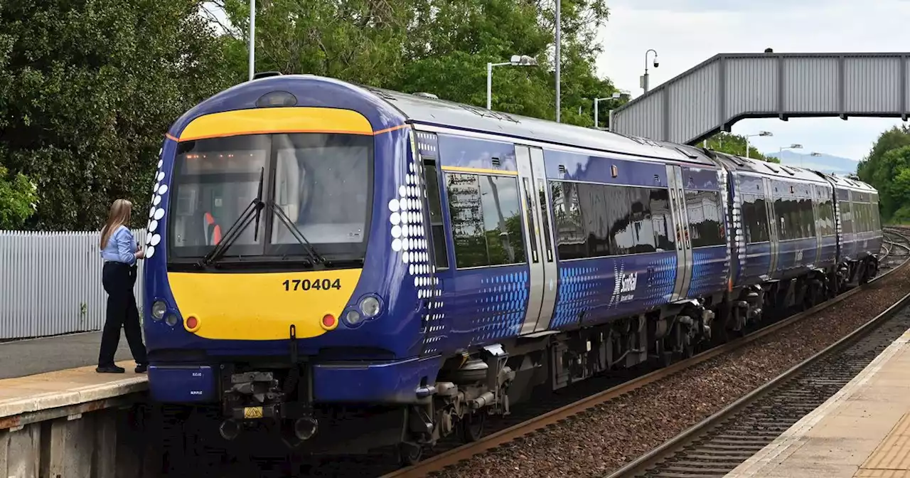 Woman struck by train at Hyndland station treated for 'minor injuries'