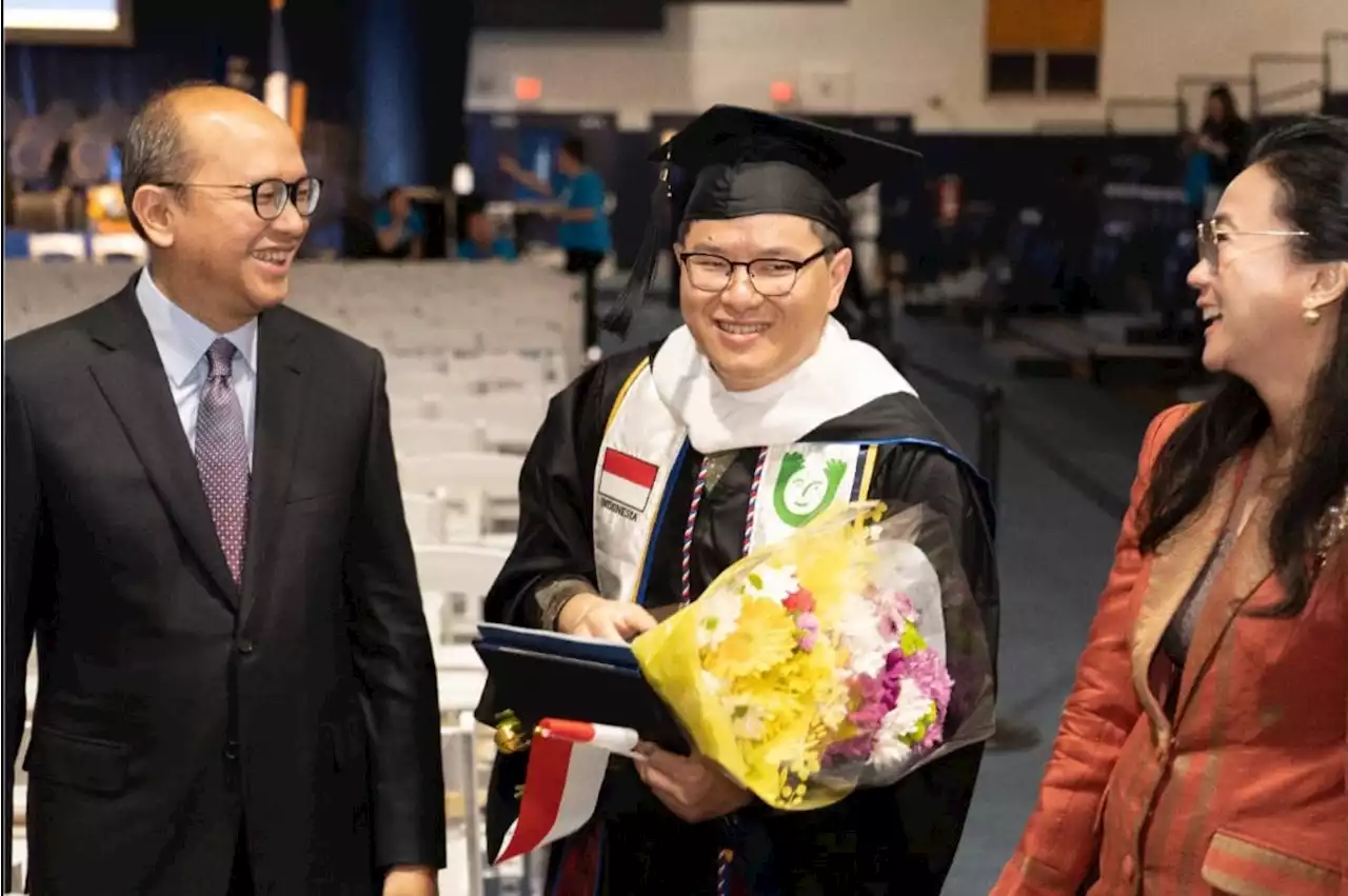 Hadir di Wisuda Universitas Gallaudet, Dubes Rosan Roeslani: Saya Bahagia