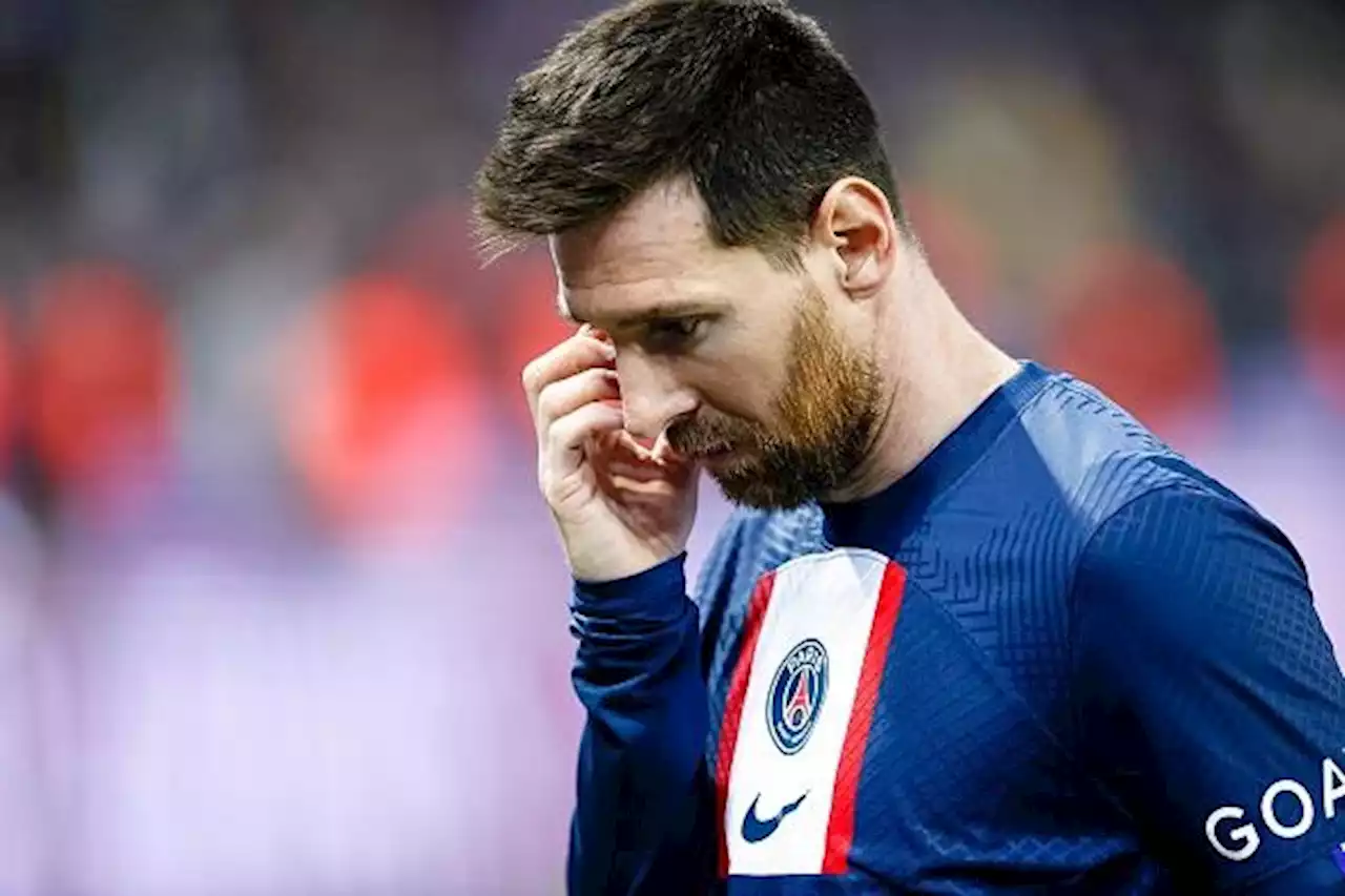 PSG stars react to Messi being booed yet again | KickOff