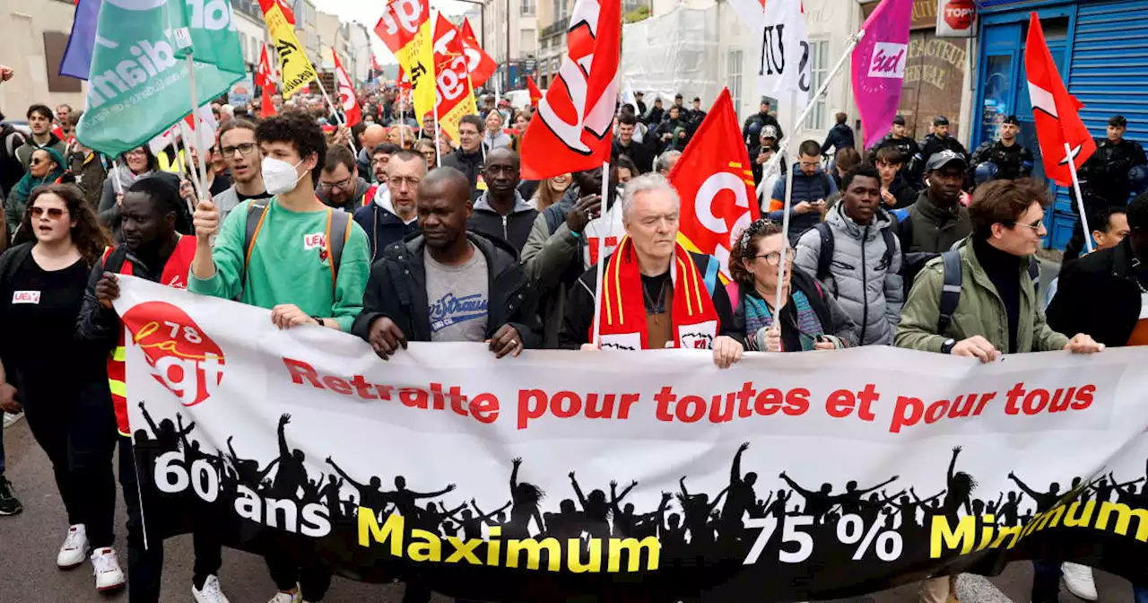 « Choose France » : 150 à 200 personnes manifestent aux abords du château de Versailles