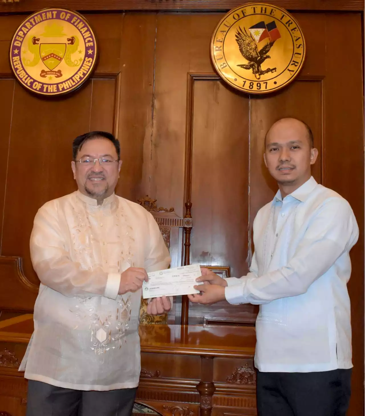 P2.6B worth of funds turned over by PCSO to Bureau of Treasury