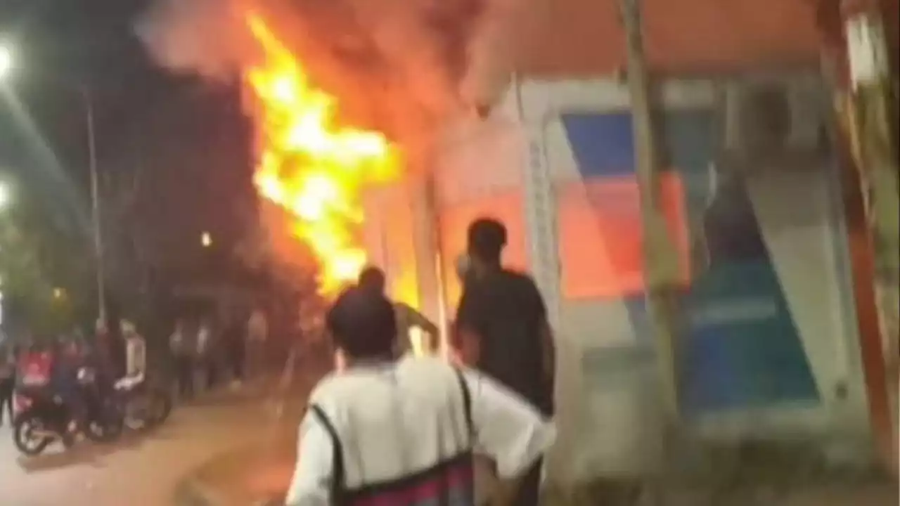 La Matanza: incendiaron una garita policial tras el asesinato de una mujer