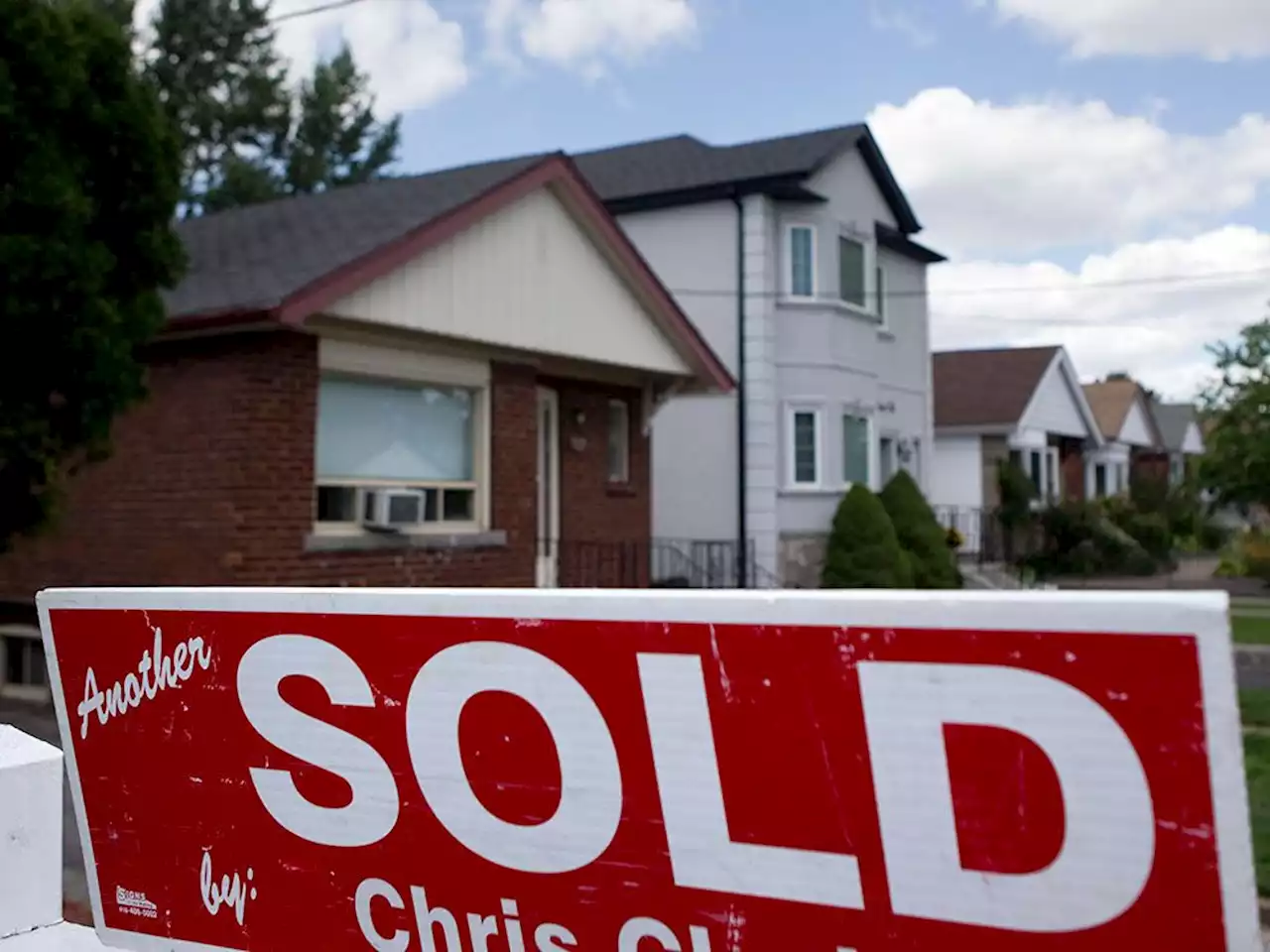 Canada home sales surge by double digits while prices climb