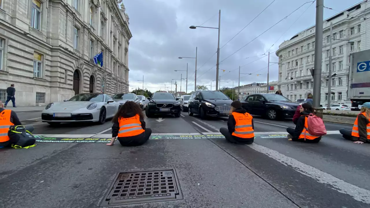 Klima-Kleber sorgen für nächstes Verkehrs-Chaos - oe24.at