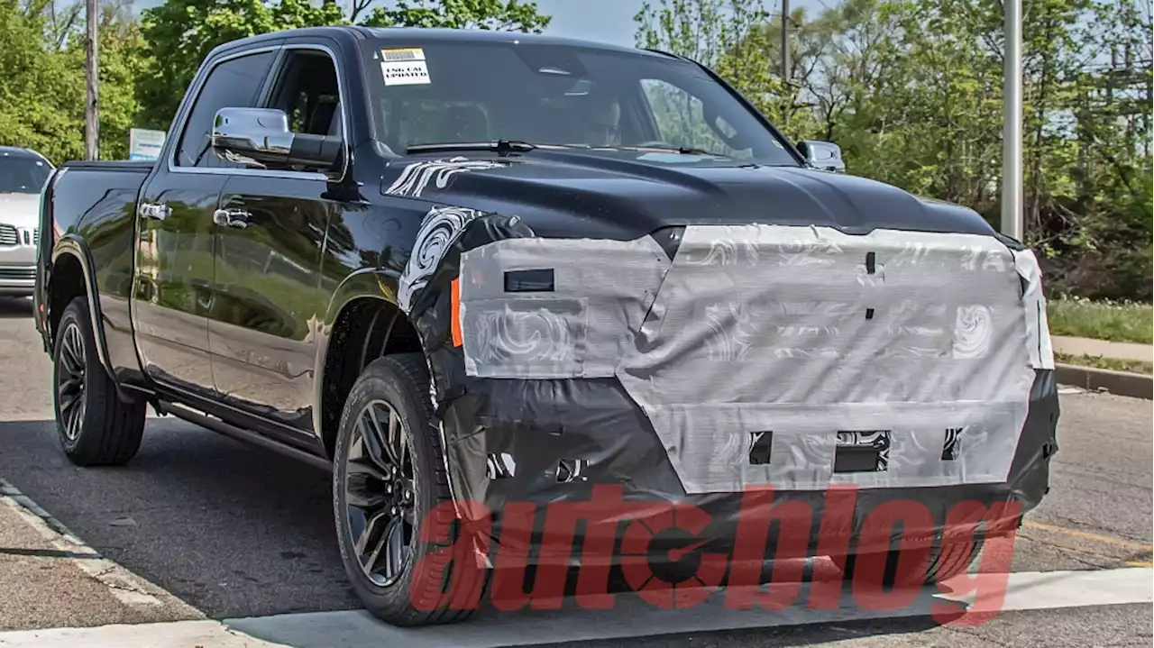 Spy shots suggest 2025 Ram 1500 refresh, possible passenger screen - Autoblog