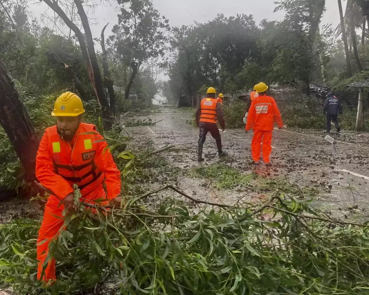 Powerful Cyclone Mocha makes landfall in Myanmar, tearing off roofs and killing at least 3