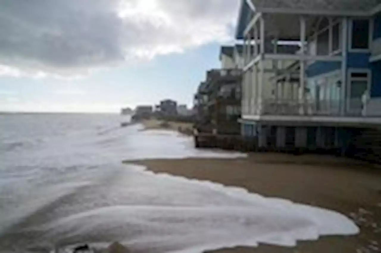 North Carolina beach houses have fallen into the ocean. Is there a fix?