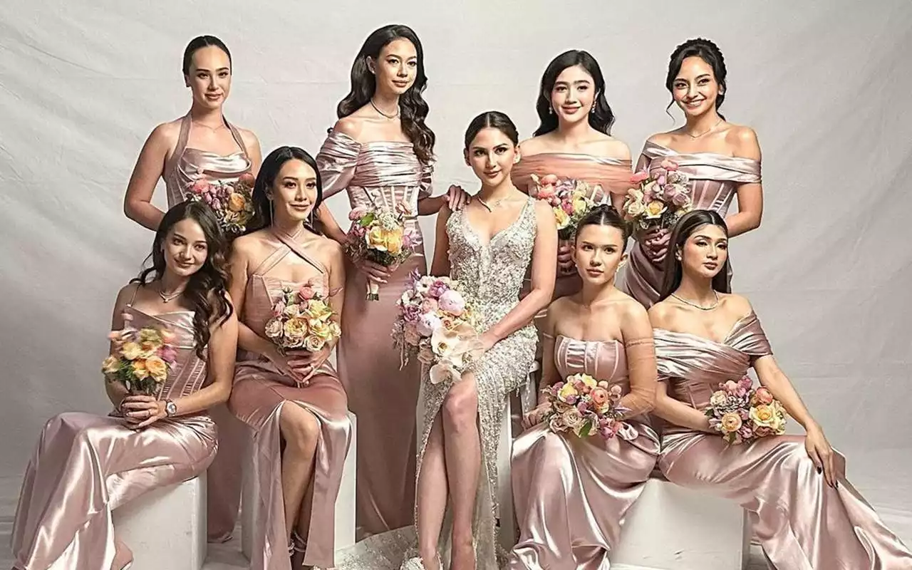 Febby Rastanty Dapat Buket Bunga, Yuki Kato Nyaris Ketiban Ibu-Ibu di Resepsi Jessica Mila