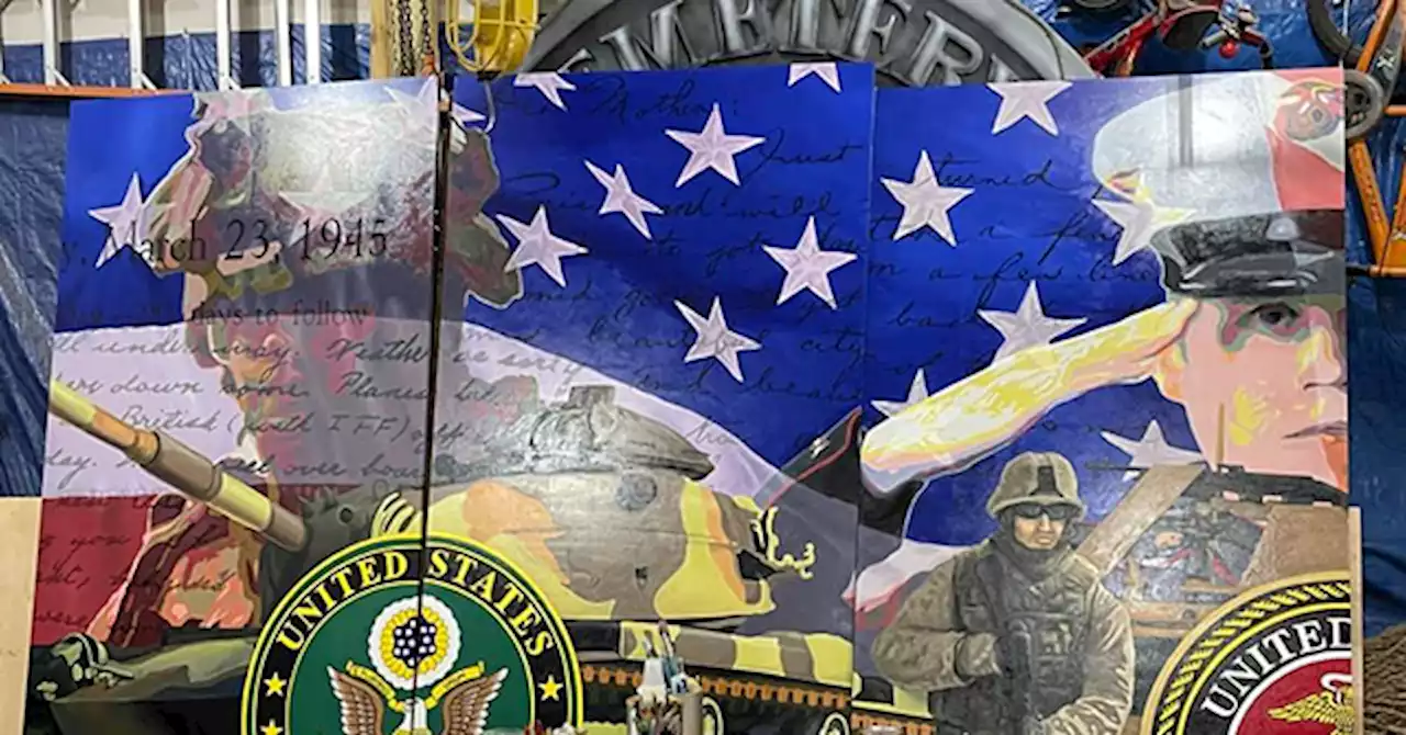 PHOTO: Art Teacher Creates 40-Foot Mural to Honor American Veterans