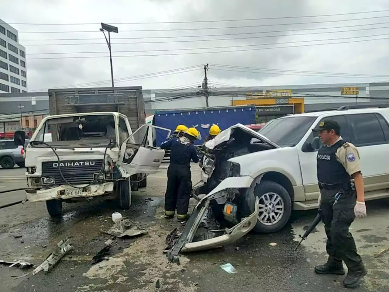 Atentado contra un alcalde en Ecuador deja al menos seis heridos