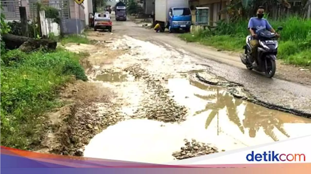 Dikunjungi Jokowi, Jalan Rusak di Jambi Juga Bakal Dibetulkan Pakai APBN