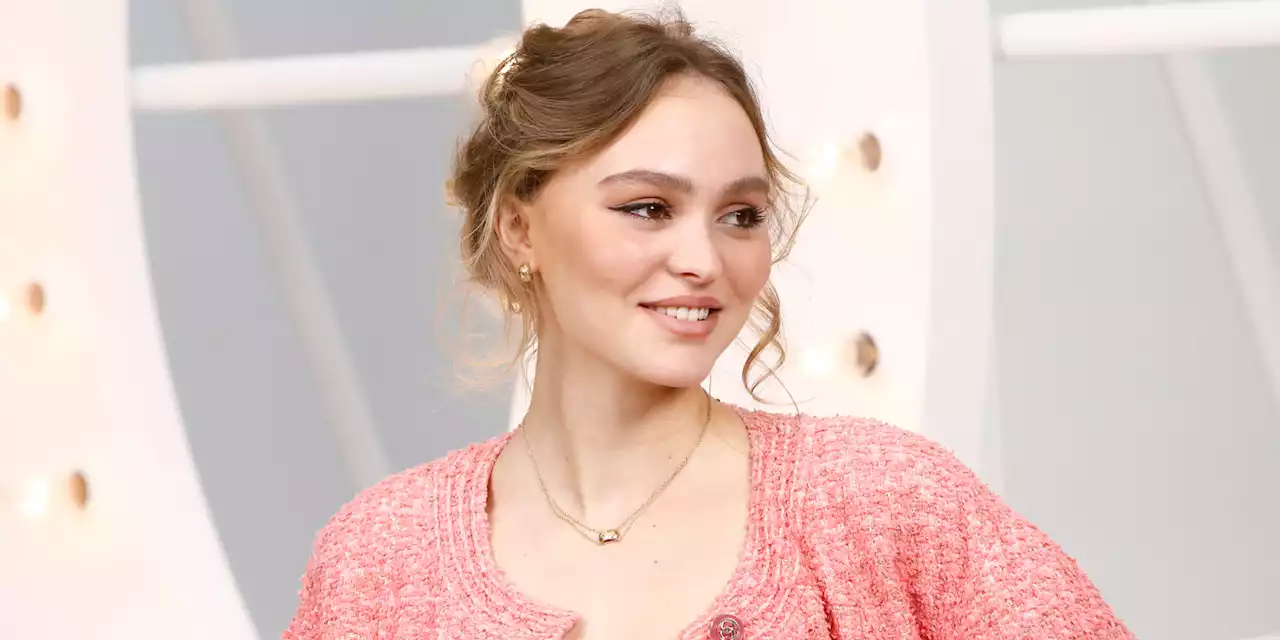 Lily-Rose Depp : la fille de Vanessa Paradis officialise sa romance avec une célèbre chanteuse