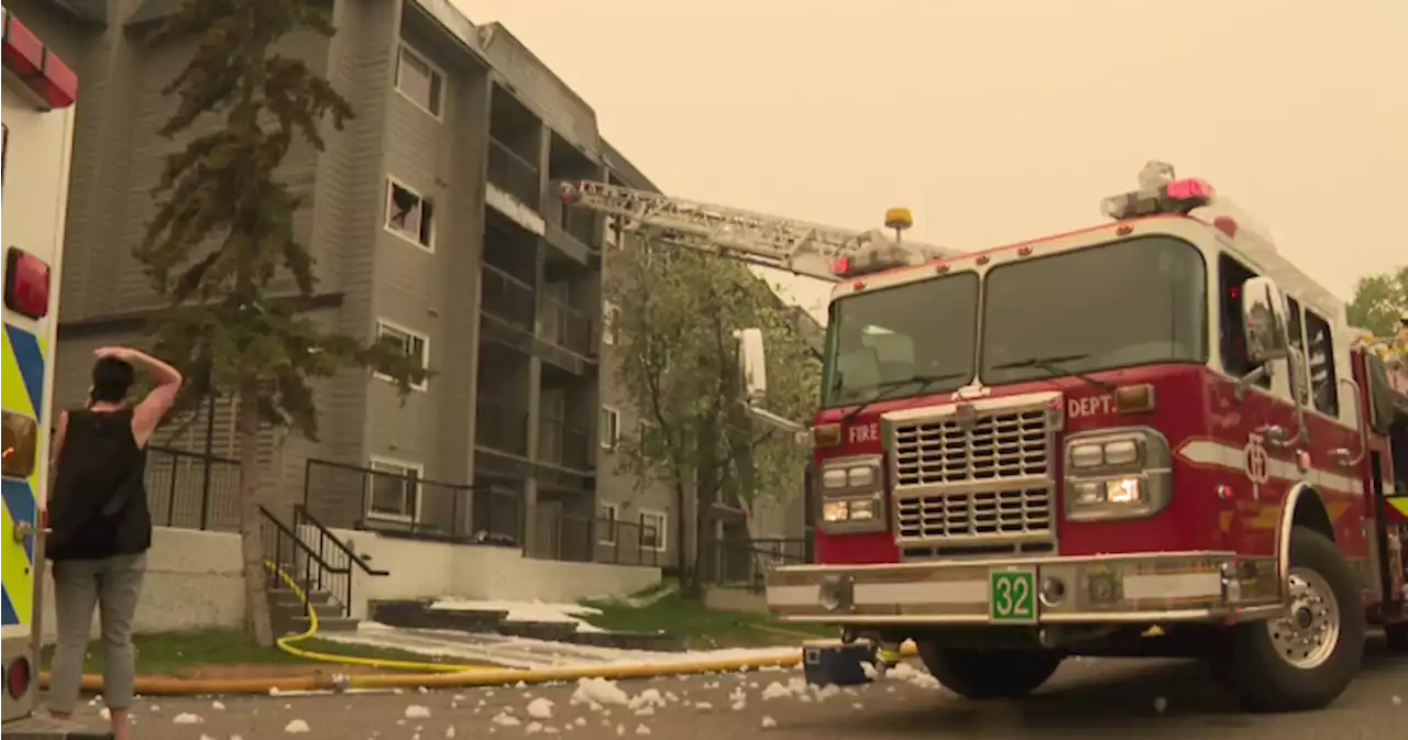 1 sent to hospital following Calgary apartment fire - Calgary | Globalnews.ca