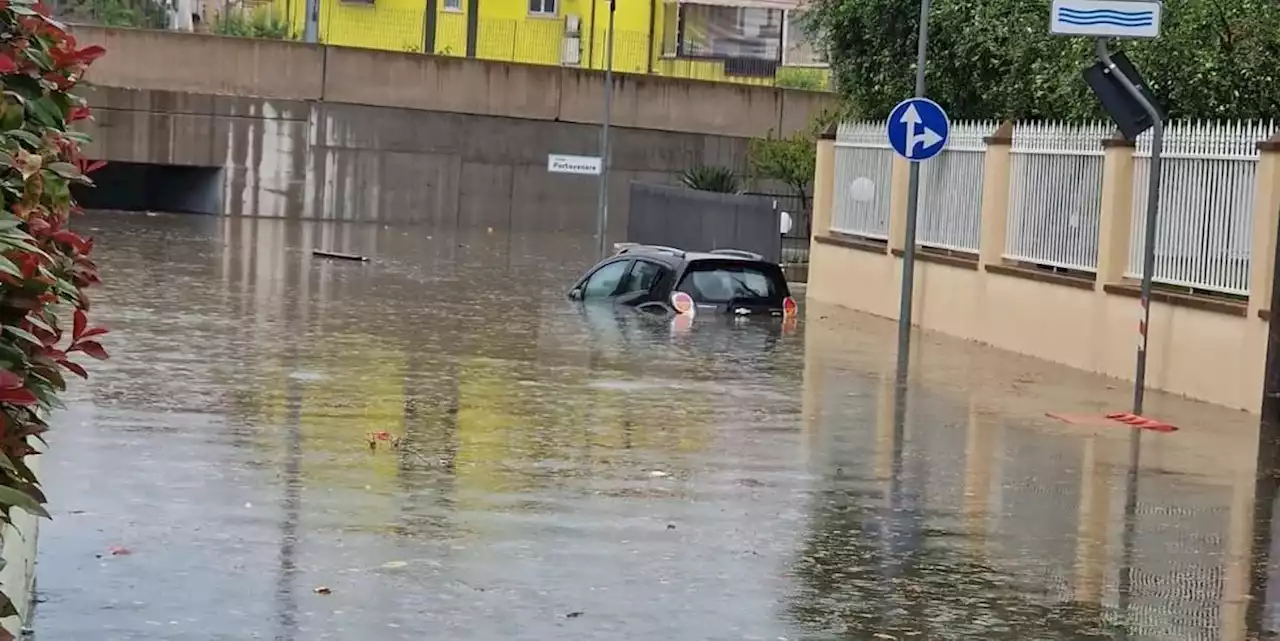 Gli allagamenti e i disagi per il maltempo in Emilia-Romagna e Marche - Il Post