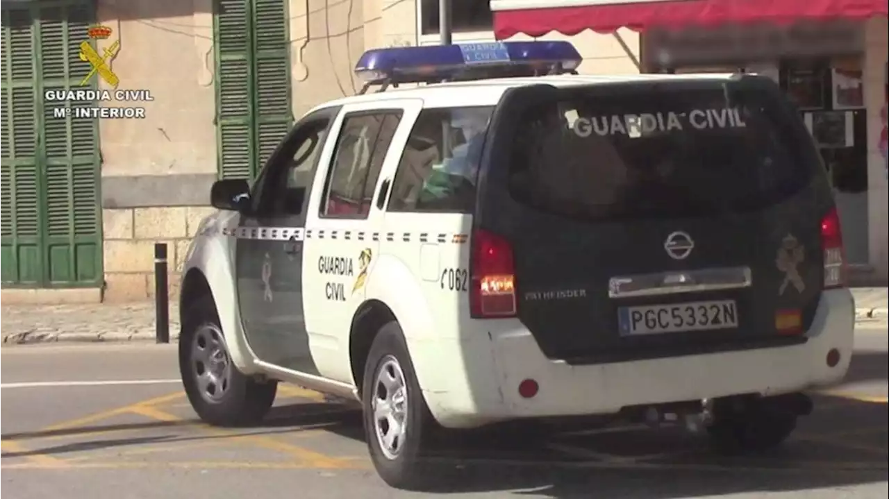 Un guardia civil fuera de servicio auxilia a una mujer que huía de su marido: el hombre fue detenido por violencia de género