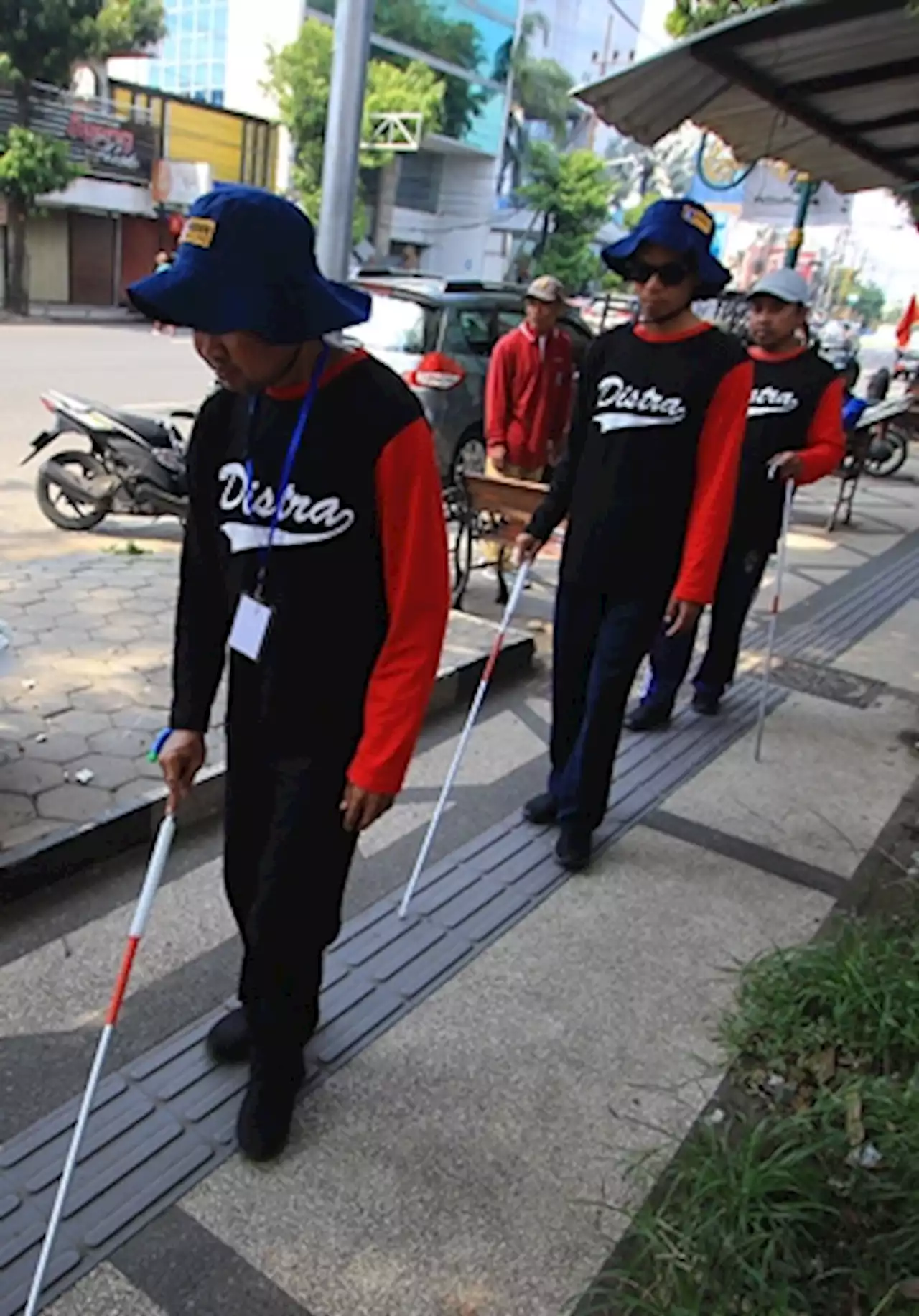 'Si Jelita Manis' Bantu Tunanetra Susuri Pedestrian di Malang