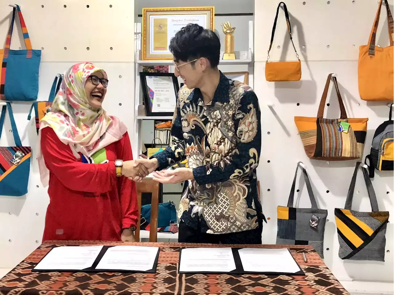 Lawe dan Creativeans Sepakat Promosikan Karya Perempuan Indonesia Tembus ke Pasar Internasional