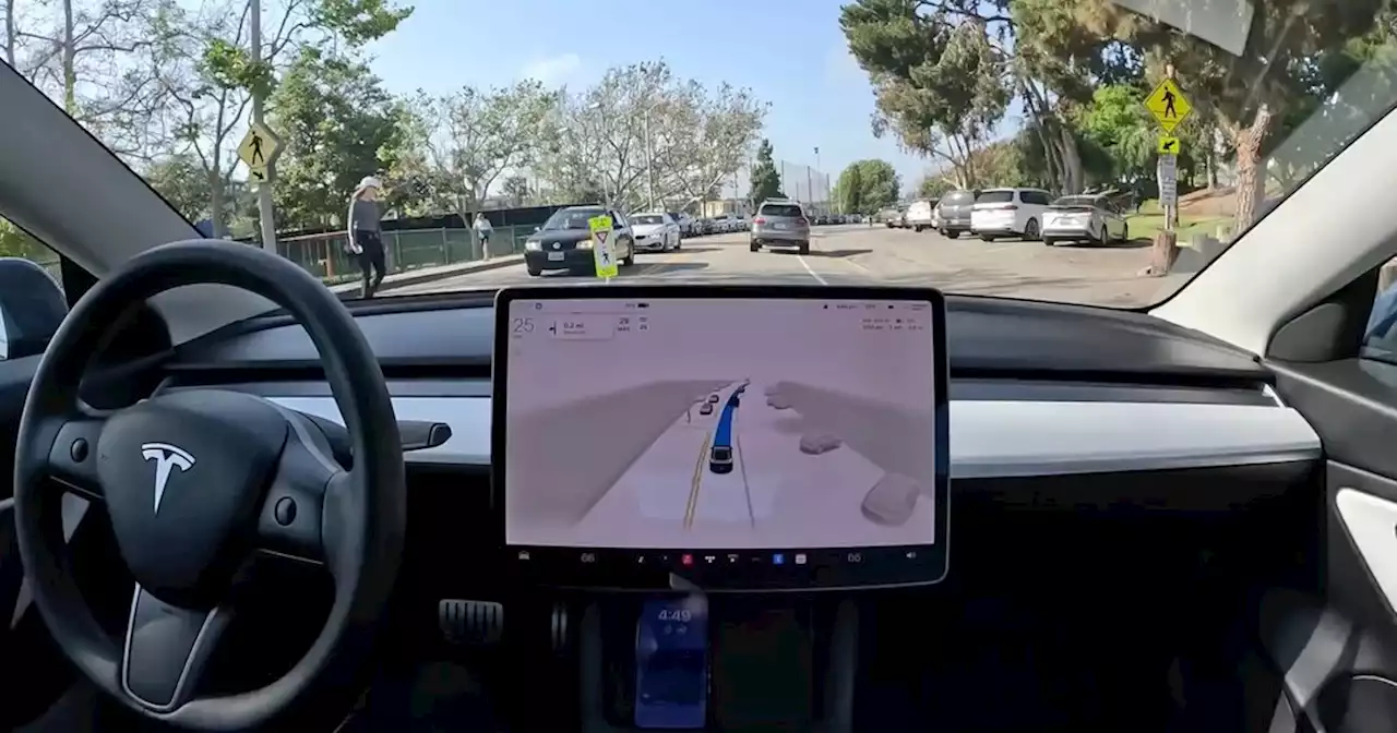 Conduite autonome : une vidéo montrant une Tesla refusant de céder le passage à un piéton interpelle