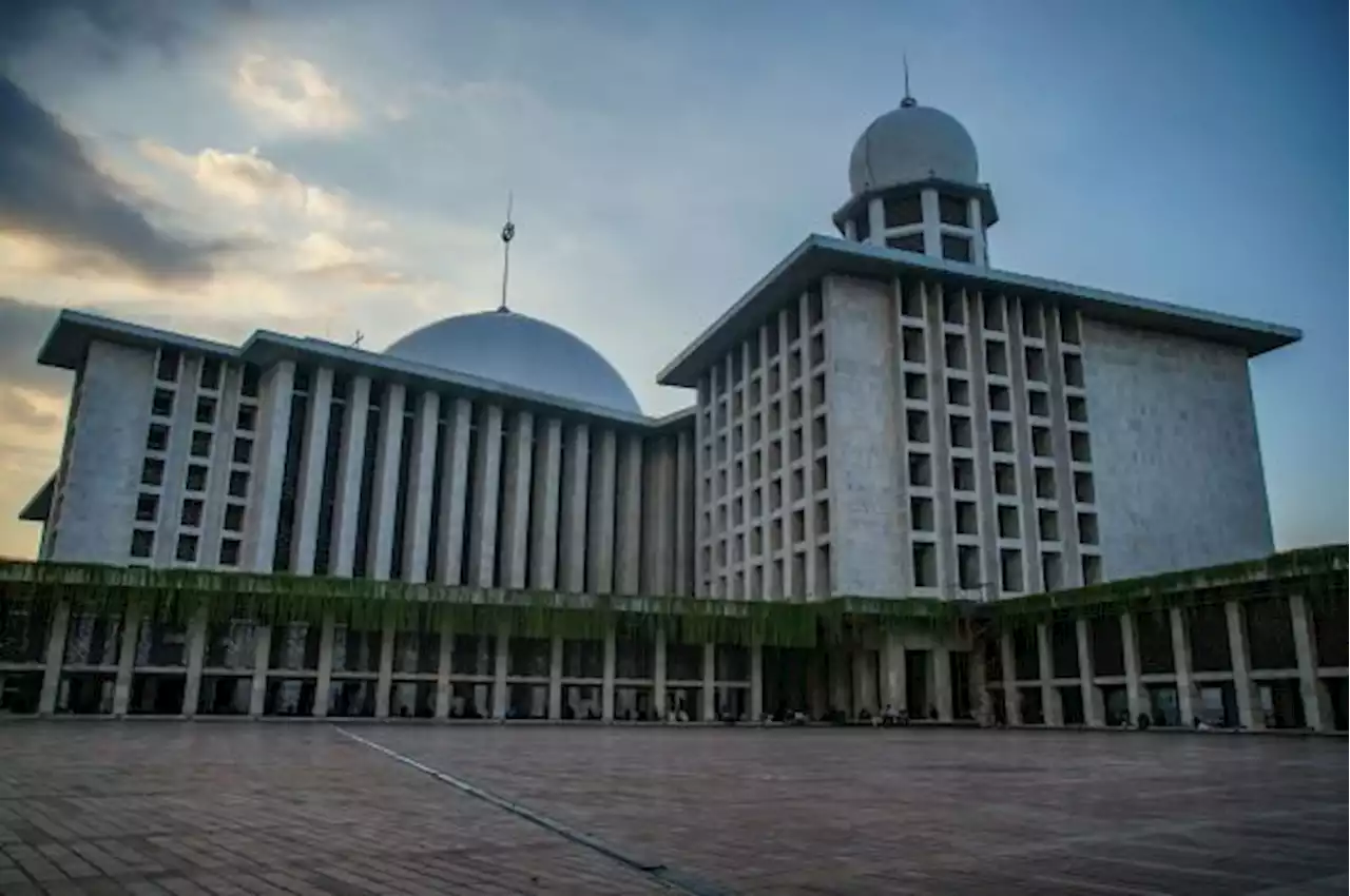 Dishub DKI Tertibkan Parkir Liar di Masjid Istiqlal