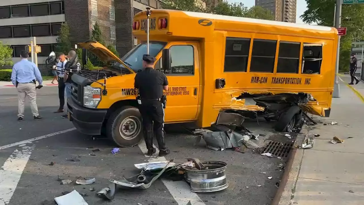 Seven People Hurt, Including 4 Students, in Bronx School Bus Crash