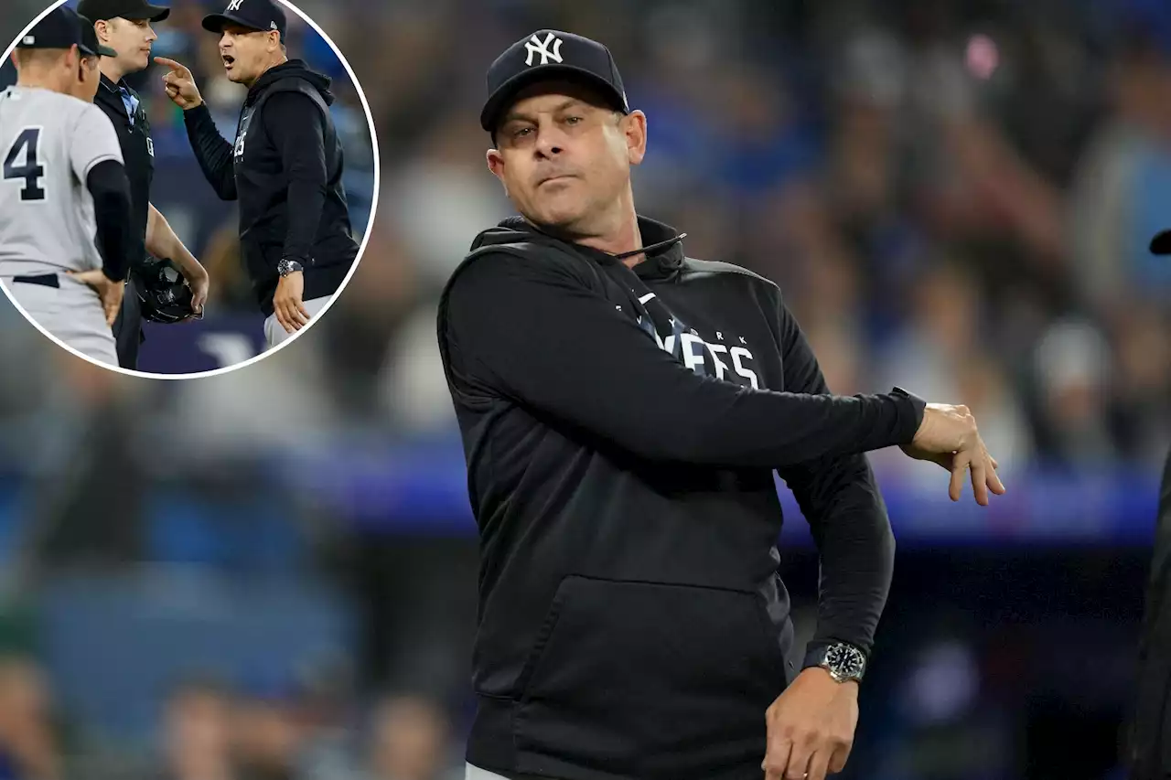 Yankees’ Aaron Boone caps fiery ejection with angry gum toss