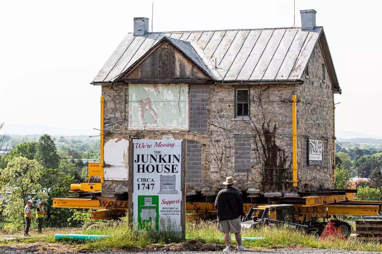 Crews pick up and move 18th-century house to its new Cumberland County location