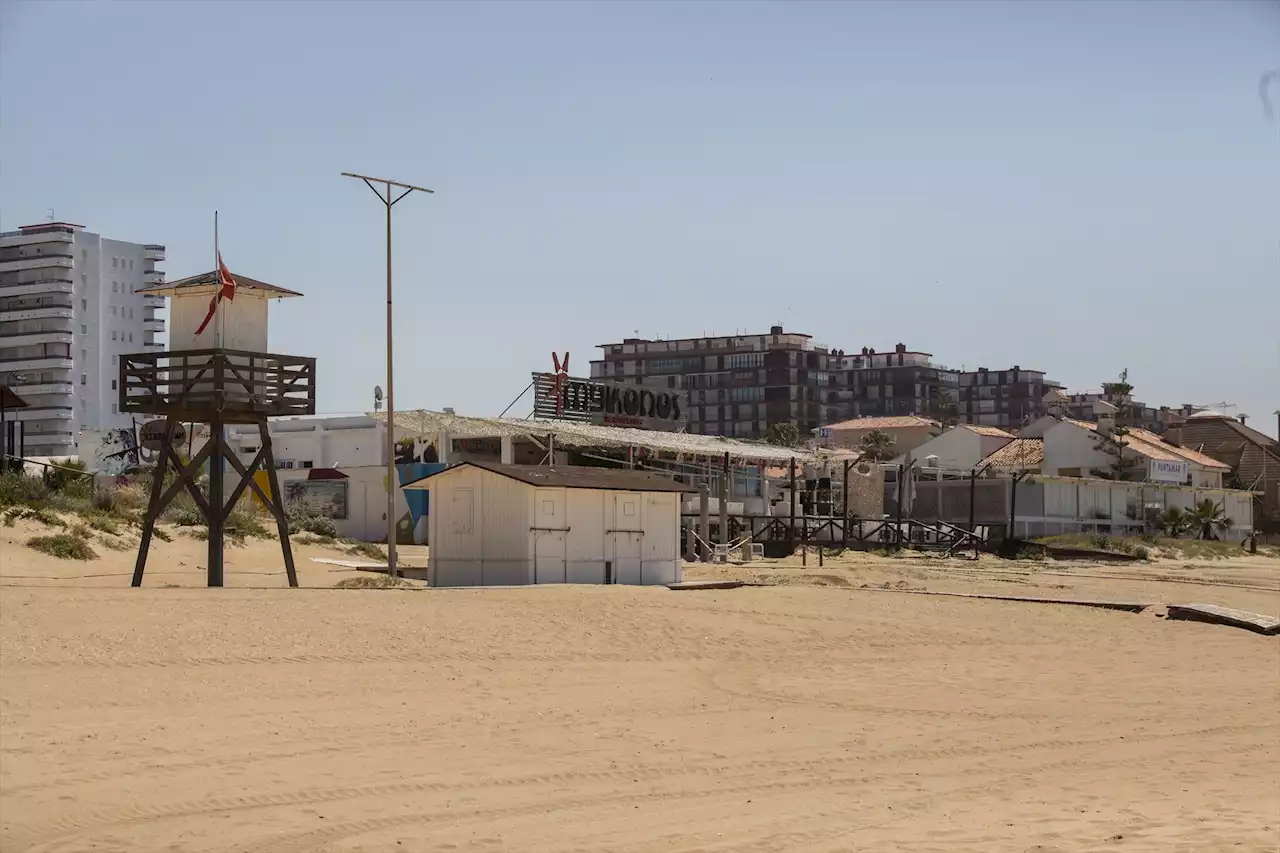 Dos detenidos por una agresión sexual a dos jóvenes en una playa de Huelva