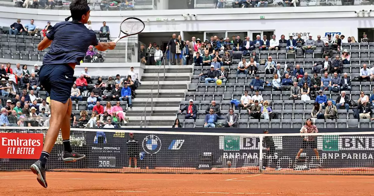 Niente da fare per Sonego, cede 6-3, 7-6 a Tsitsipas, il greco vola agli ottavi