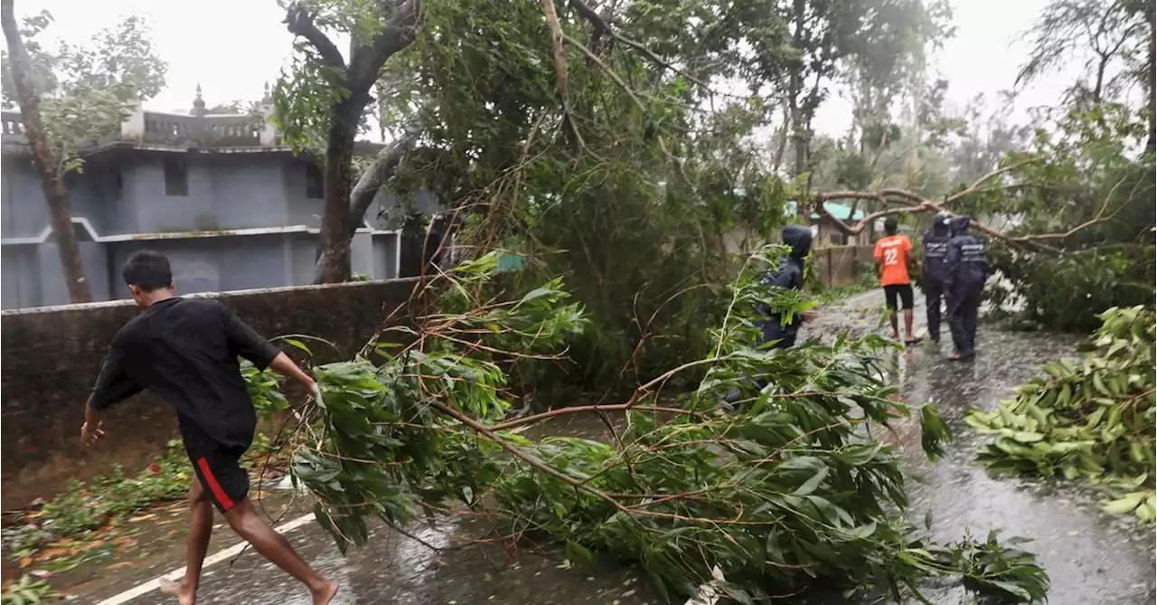 Bangladesh rocked by power cuts as cyclone hits gas supply