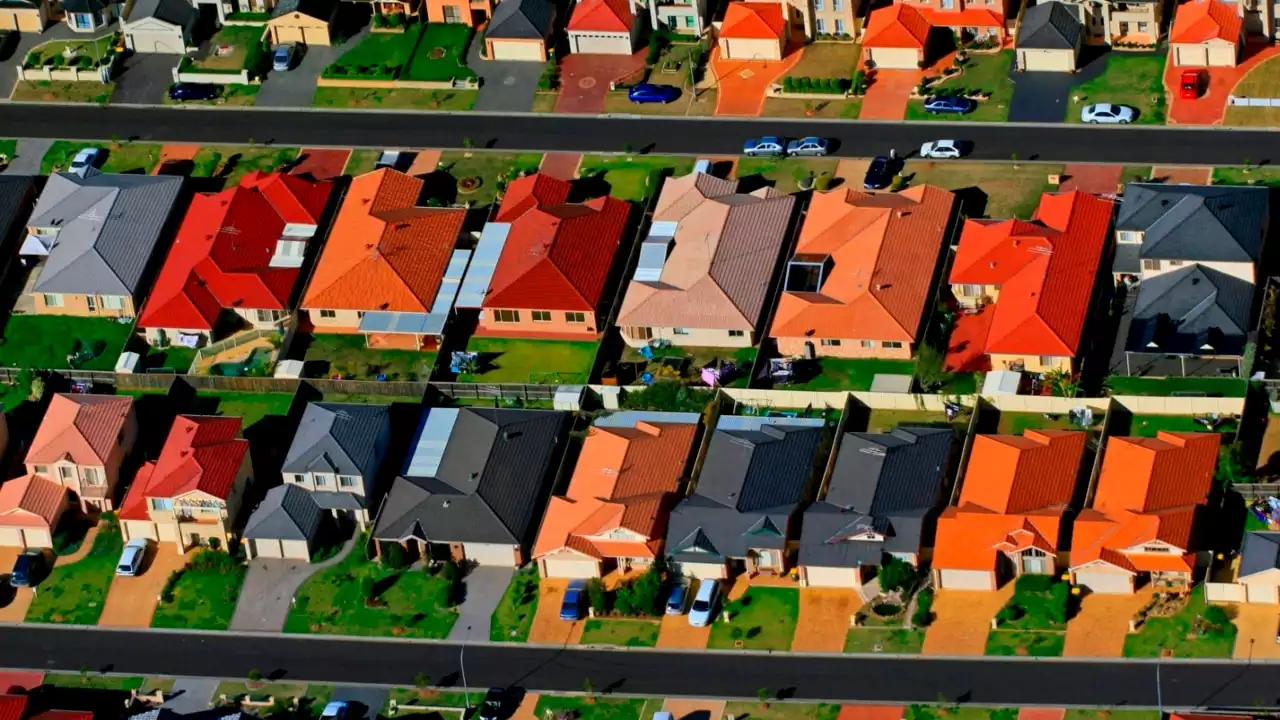 Labor under ‘pressure’ to do more with housing crisis