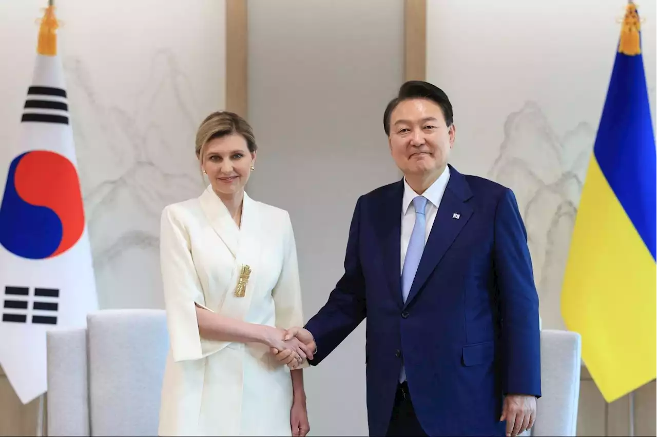 Ukraine's first lady meets with South Korea's Yoon