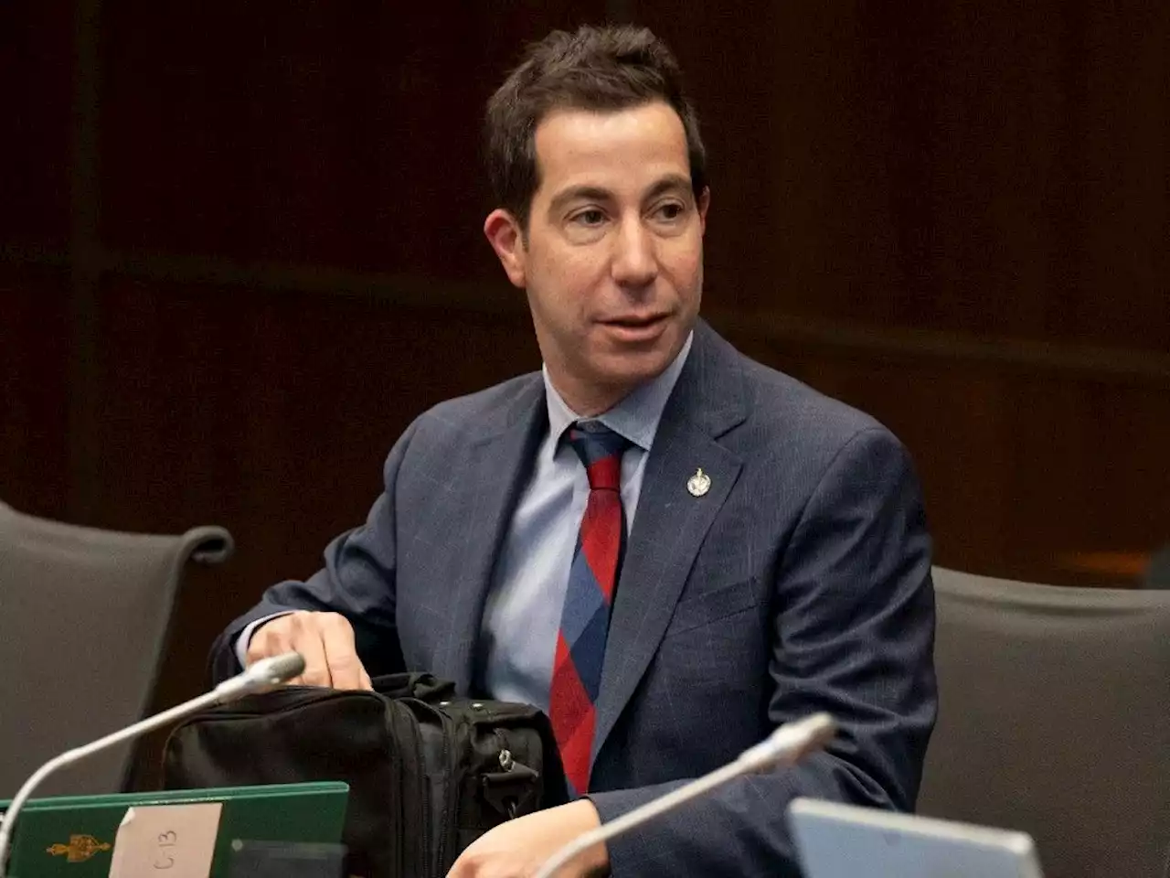 Liberal MP Anthony Housefather votes against government languages bill