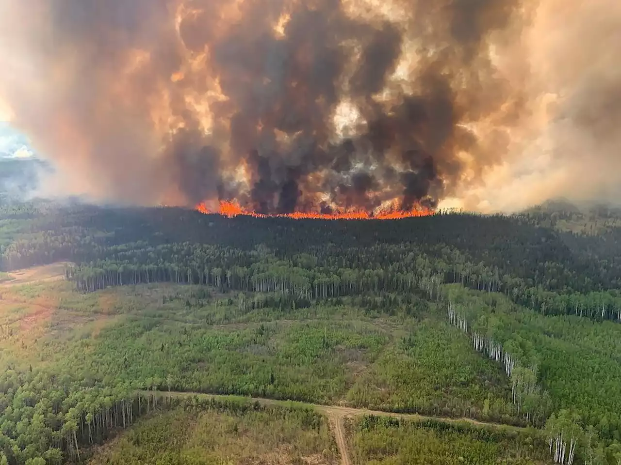 Saskatchewan issues fire ban as wildfires rage through Western Canada