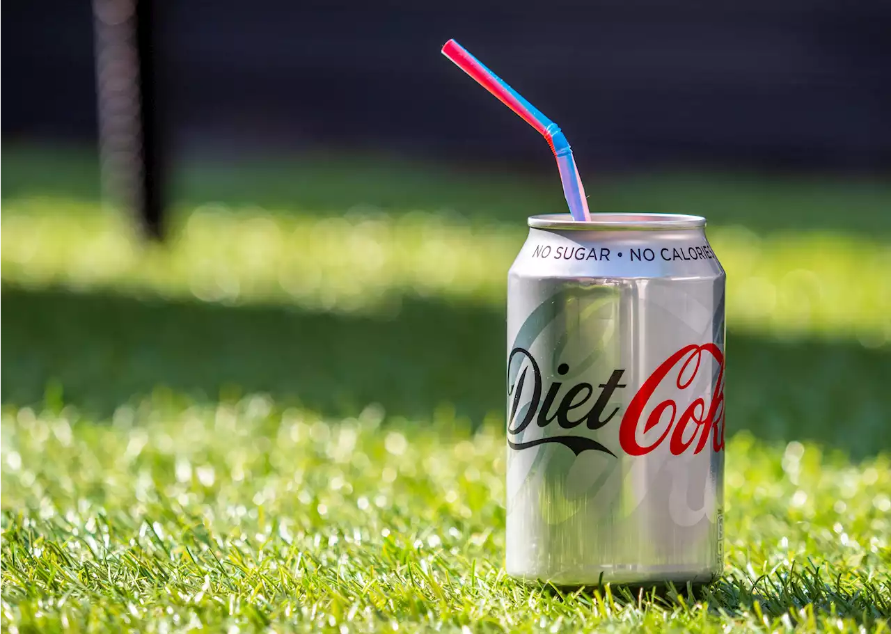 Diet Coke does NOT help you lose weight, WHO experts say