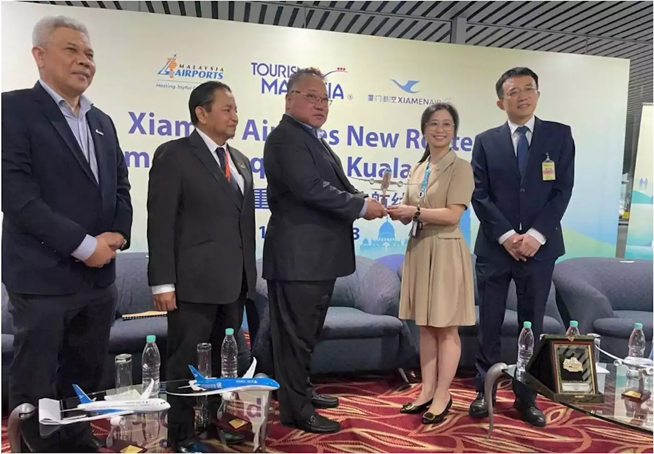 Xiamen Airlines mula penerbangan Chongqing-KLIA