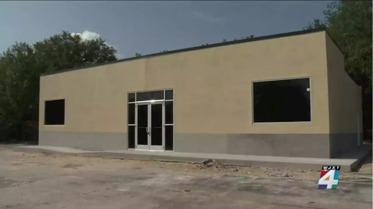 Golfair community shares concerns regarding new liquor store opening next to elementary school