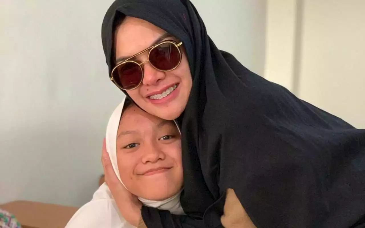 Loly Healing Bareng Bestie Cantik Usai Nikita Mirzani Ungkit Sifat Susah Diatur