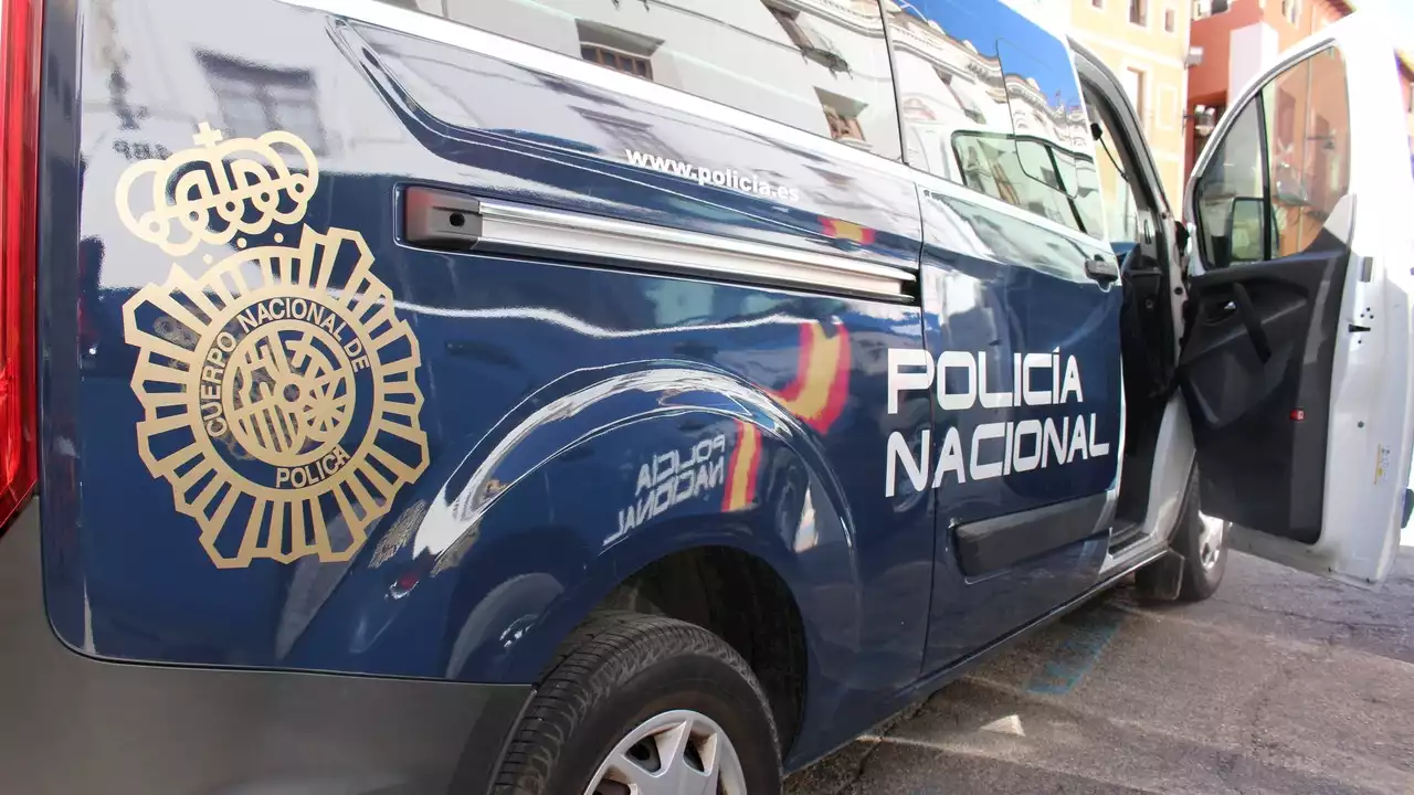 Detenida una mujer por golpear con una zapatilla en la boca y arrastrar por el suelo a su hija de seis años