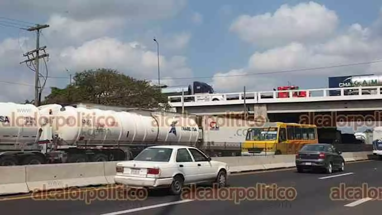 Seguirá protesta en Puerto de Veracruz; abrirán carril de salida